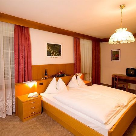 Lener Wirtshaus & Hotel คัมโป ดิ เทรนส์ ภายนอก รูปภาพ