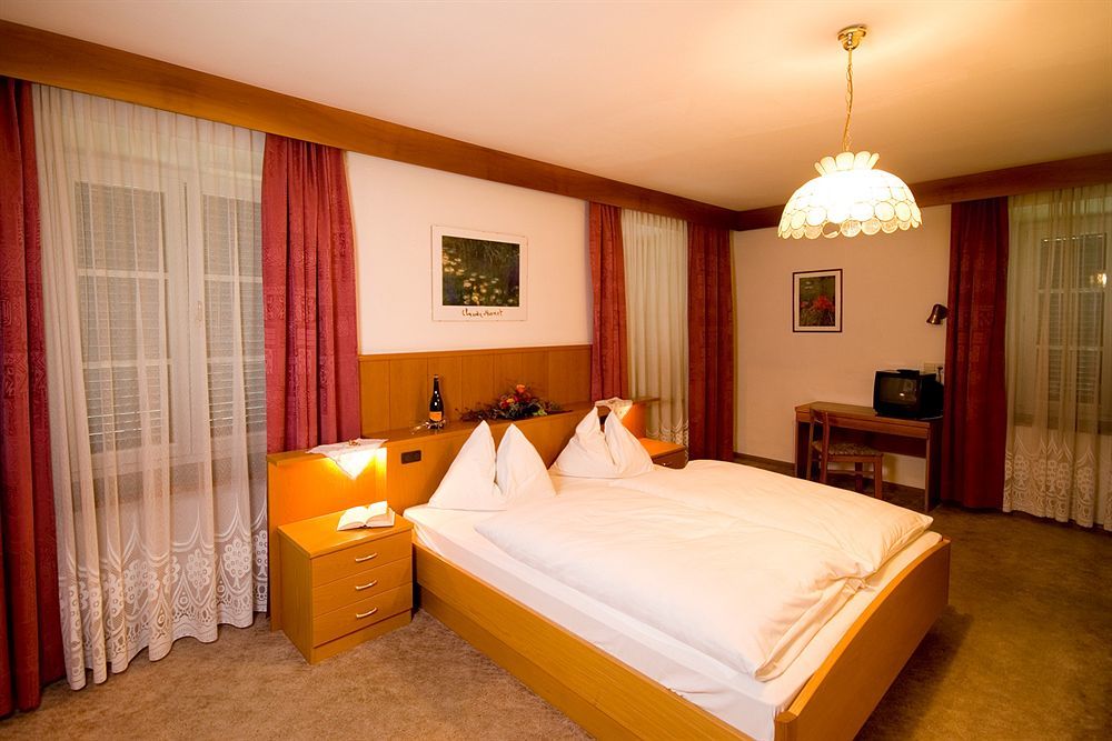Lener Wirtshaus & Hotel คัมโป ดิ เทรนส์ ภายนอก รูปภาพ